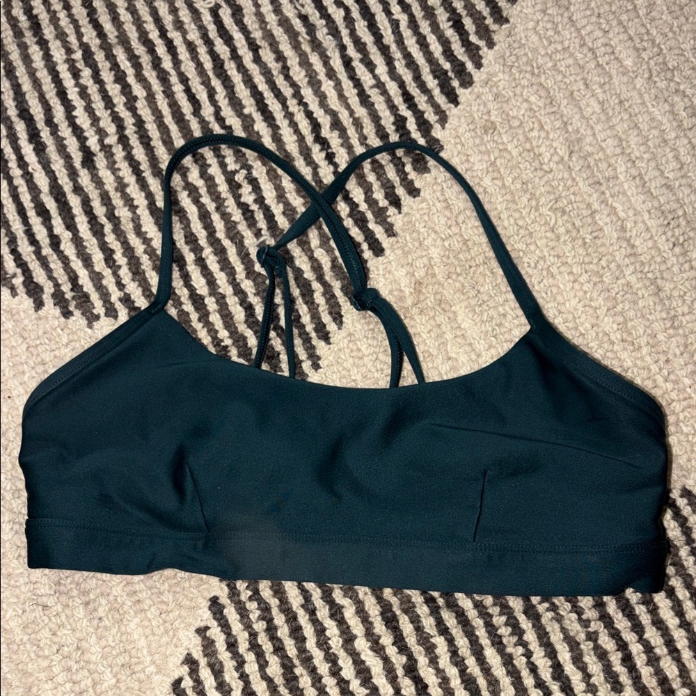 Small alo intrigue sports bra